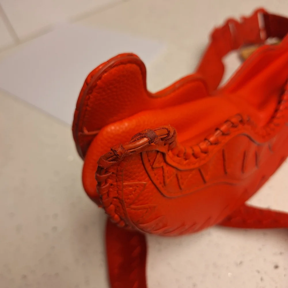 NWT Sprayground 💯 Red Rivier Sharkmouth Crossbody Bag. - Picture 2 of 6